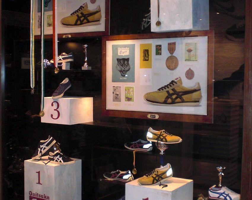 ONITSUKA TIGER
